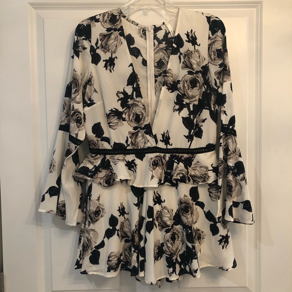 Grey Blk White Floral Bell Sleeve Romper